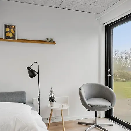 Дом отдыха Awesome In With Wifi